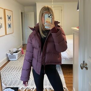 ARITZIA SUPER PUFF SHORTY IN PLUM